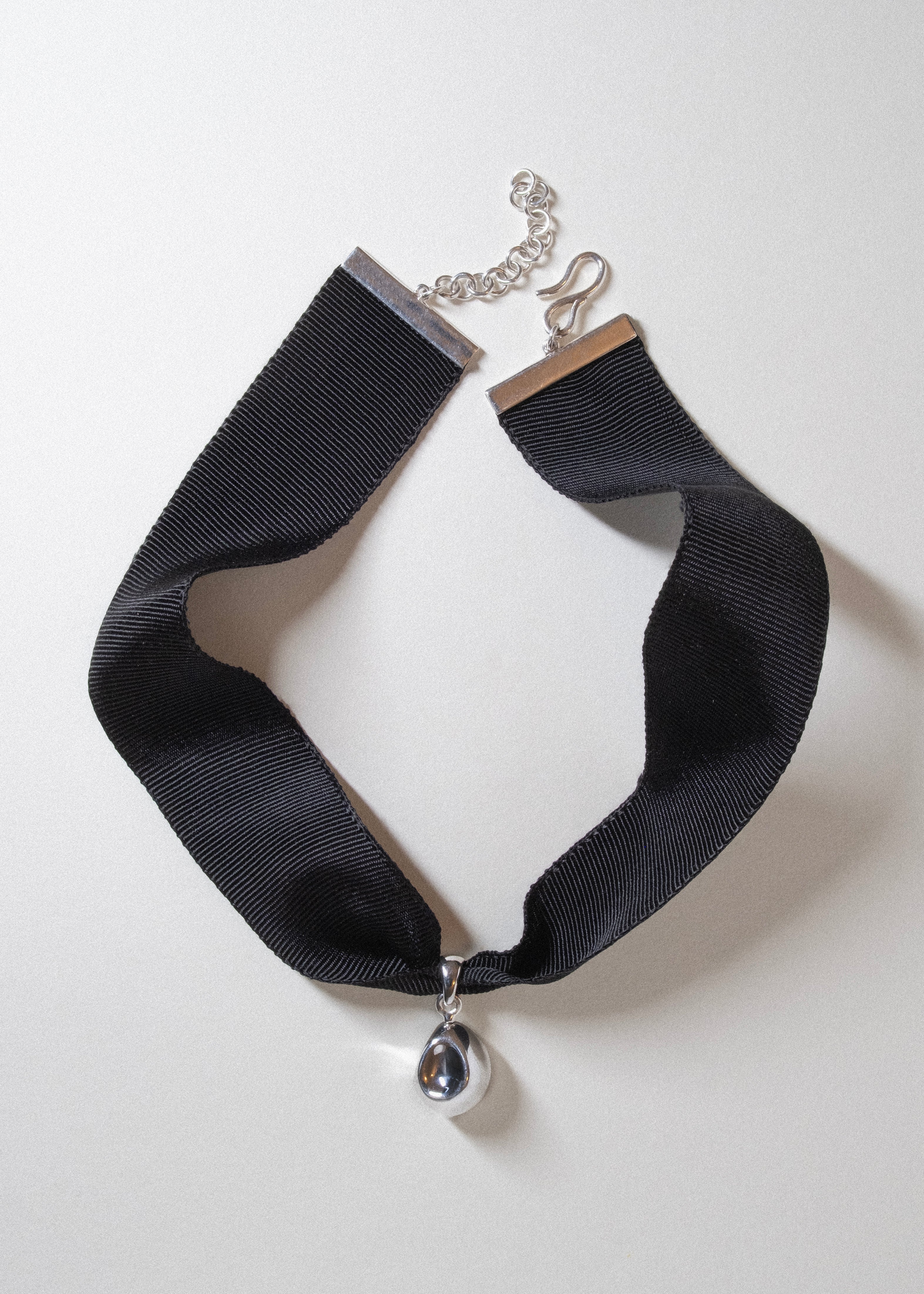 SPHERE CHOKER BLACK