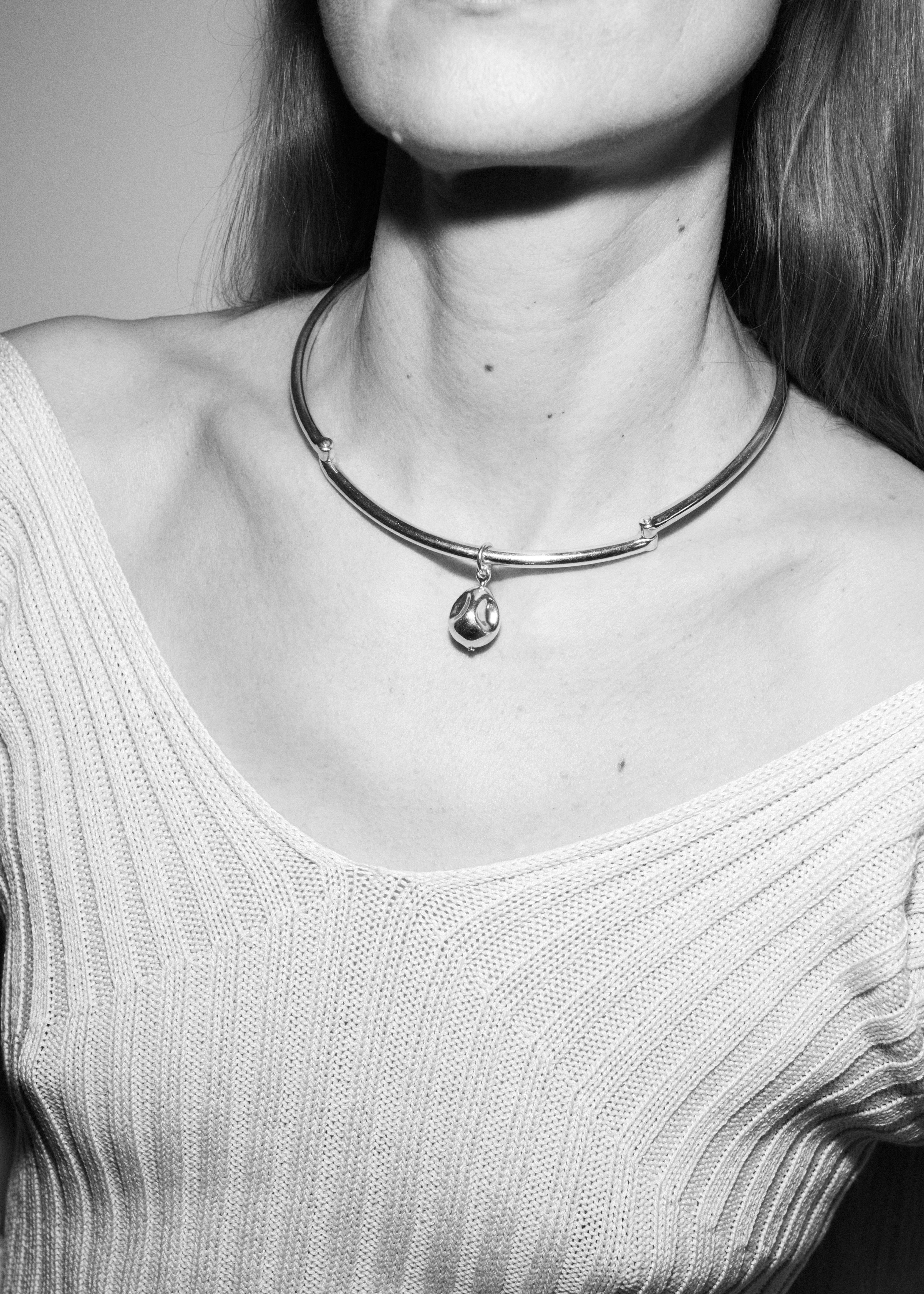 HINGE COLLAR