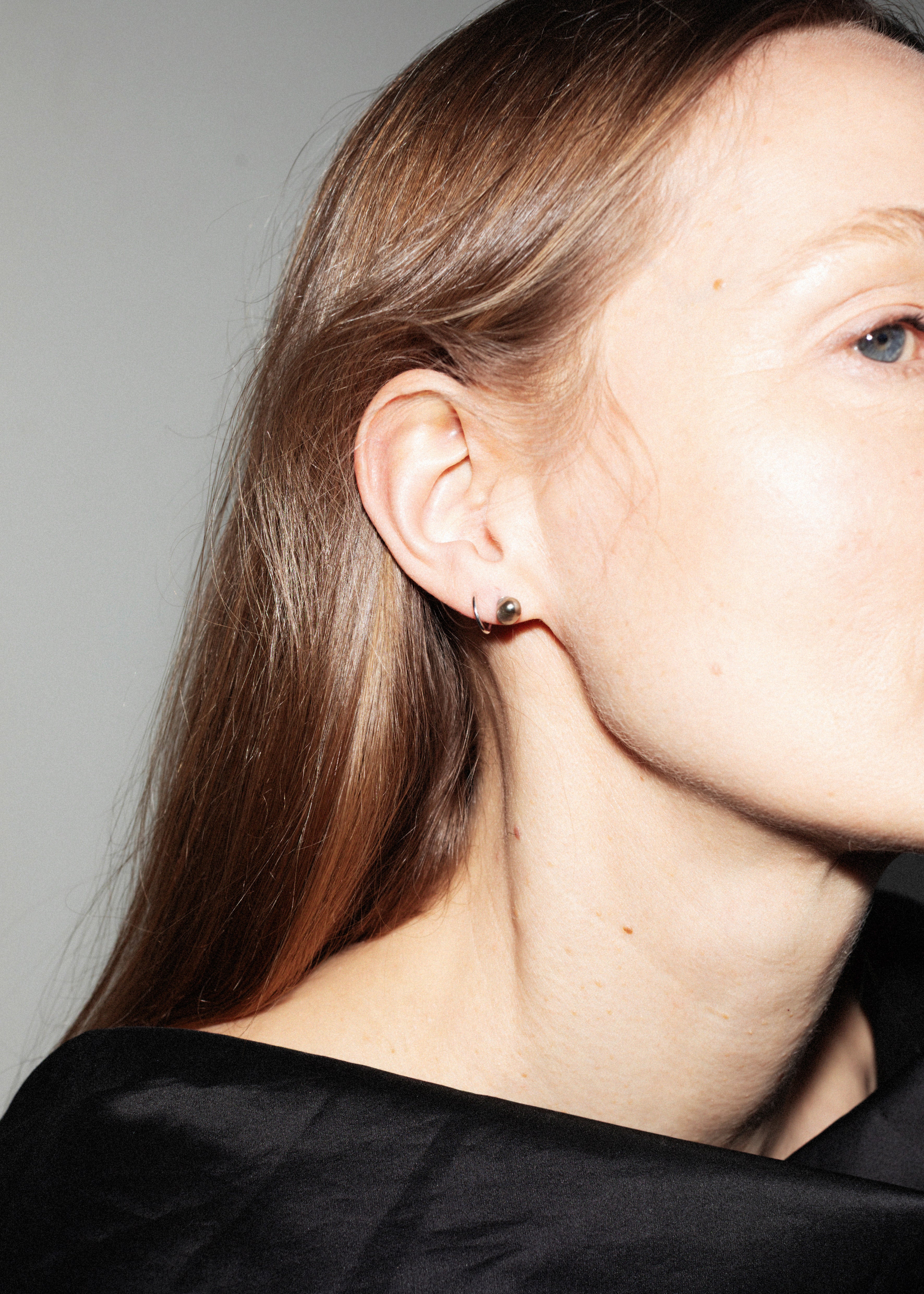 TAHITIAN PEARL SWIRL HOOPS