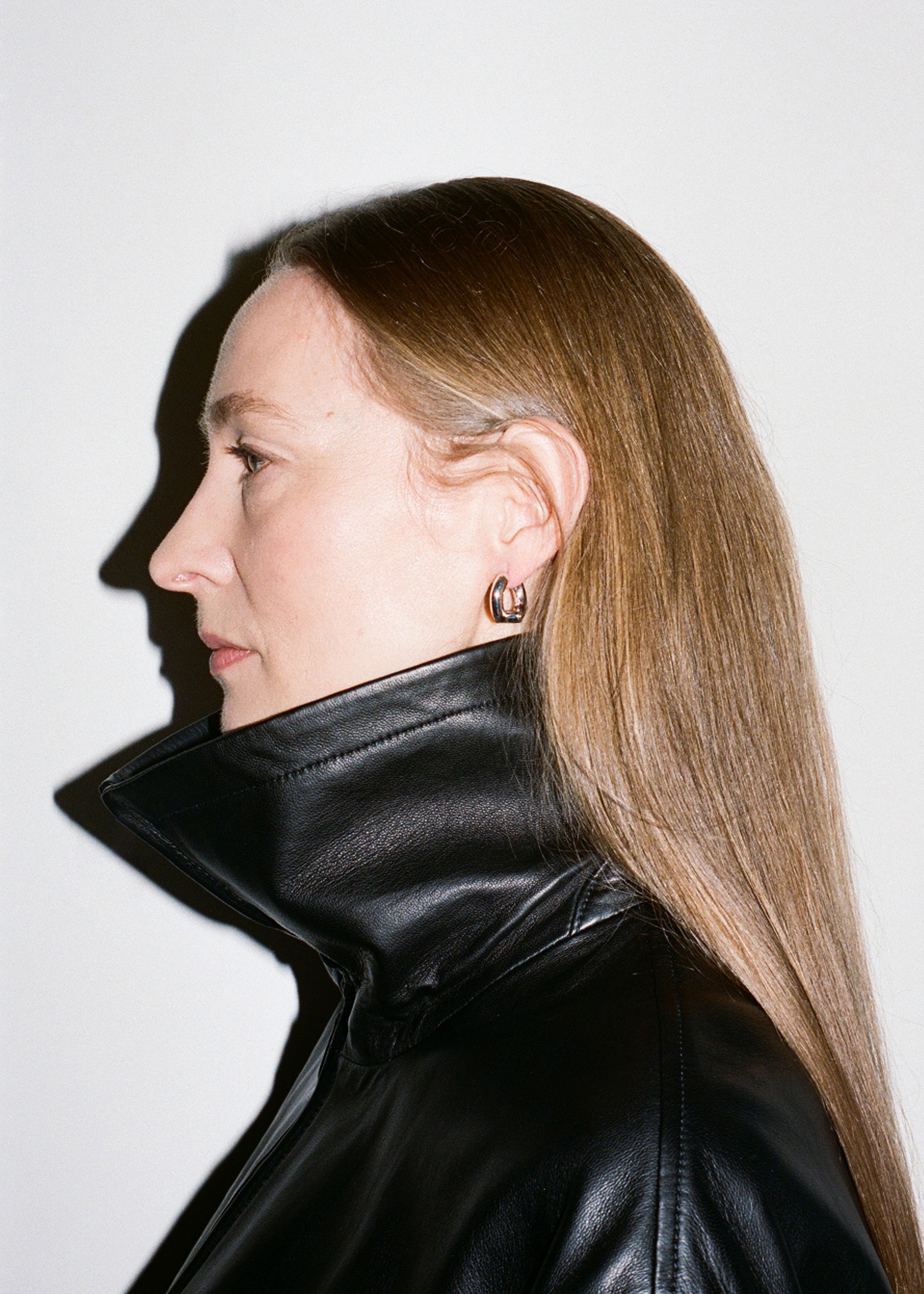 MEDIUM HINGE HOOPS
