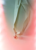 SPHERE CHOKER WHITE